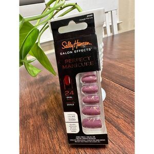 Sally Hansen Salon Manicure 24 Oval Press on Nails W/ Glue Outside the Line